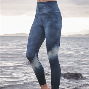 Athleta Elation Watercolor Stripe 7/8 Tight